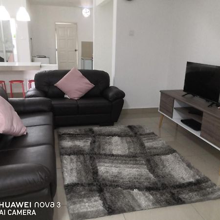 Abah 2 Room Homestay Pasir Gudang Esterno foto