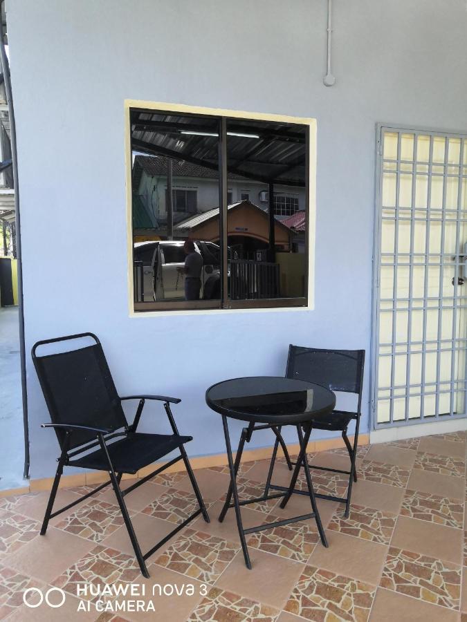 Abah 2 Room Homestay Pasir Gudang Esterno foto